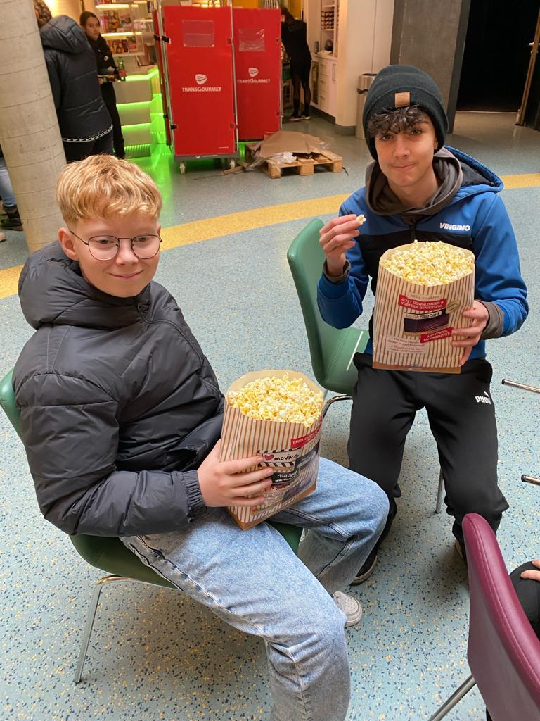 Gabriel mit Popcorn